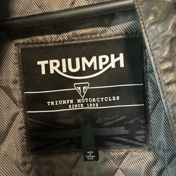 Triumph Leather Motorcycle Jacket with removabe pads - Picture 5 of 5